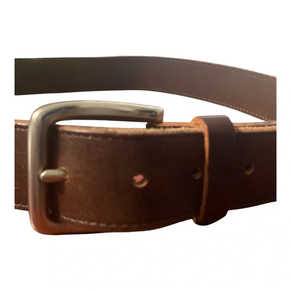Tommy Hilfiger brown leather minimalist belt silver buckle gender neutral 30-32
